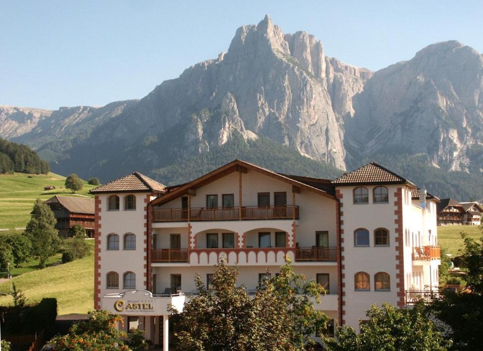 Hotel Castel Oswald Von Wolkenstein Castelrotto Exterior photo